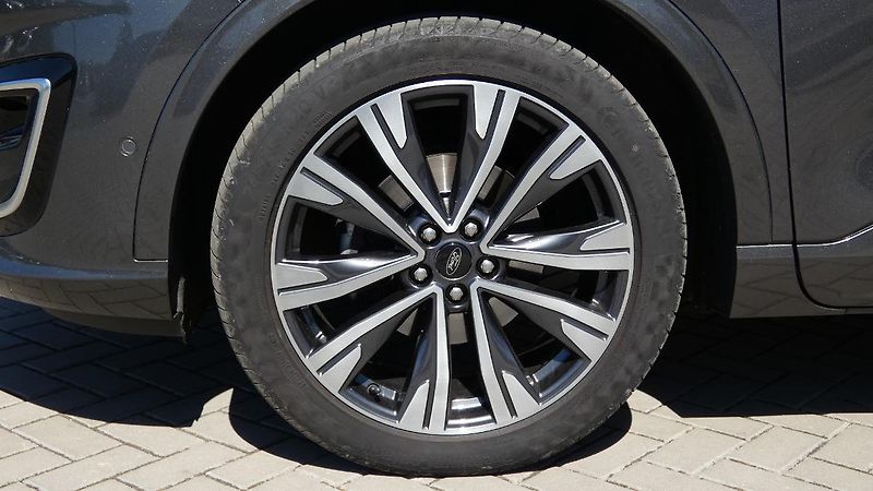 Ford Kuga 2.0 EcoBlue AWD Vignale X 8st. - fotka 24 z 25