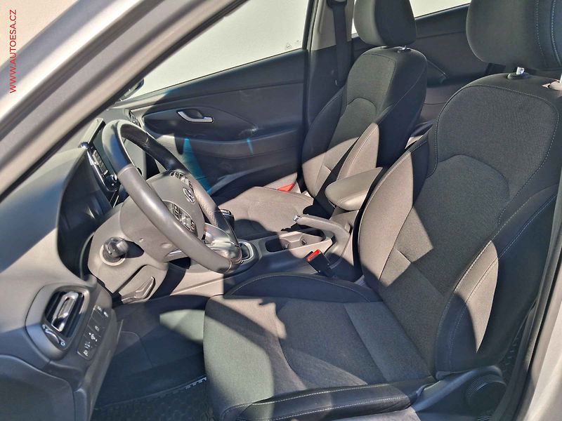 Hyundai i30 (2022) 1.5 T-GDi, 2.maj,ČR, LED - fotka 9 z 18