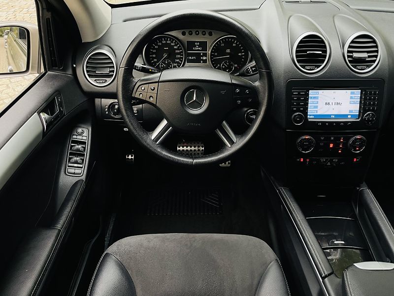 Mercedes-Benz Třídy M 320CDI 165KW 4MATIC TAŽNÉ 3500 - fotka 24 z 42