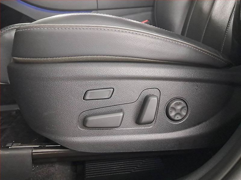 Hyundai Santa Fe (2022) 2.2 CRDi - fotka 23 z 28