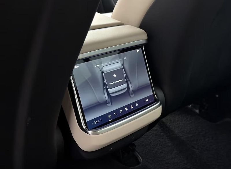 Tesla Model S LR AWD Vzduch Pano. Tažné Kam - fotka 30 z 37