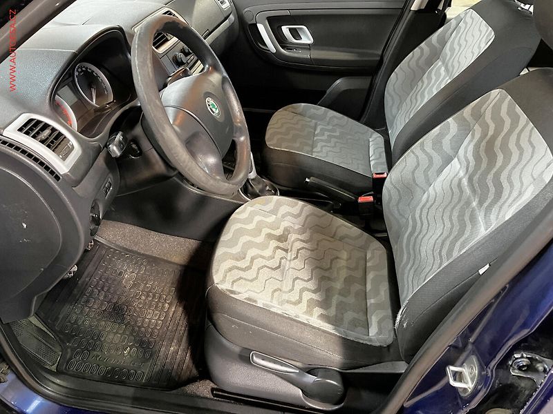 Škoda Roomster (2008) 1.2HTP, ČR, AC - fotka 9 z 13