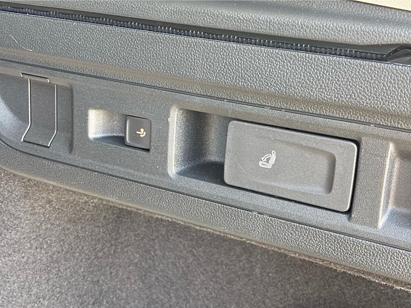 Volkswagen Passat Elegance 2.0 TDI 110 kW DSG Va - fotka 13 z 23