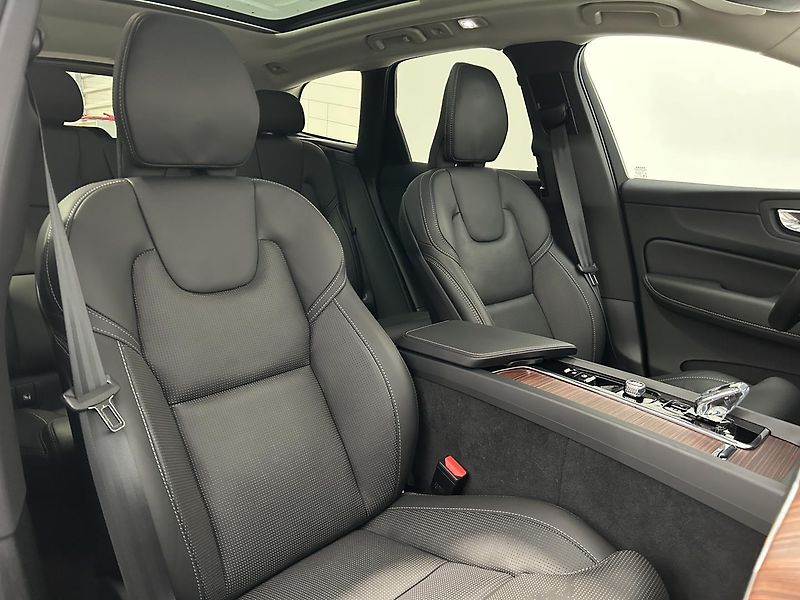 Volvo XC60 2.0  B4 4x4 ULTIMATE - fotka 20 z 33