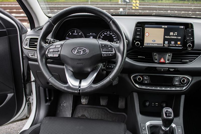 Hyundai i30 - fotka 9 z 33