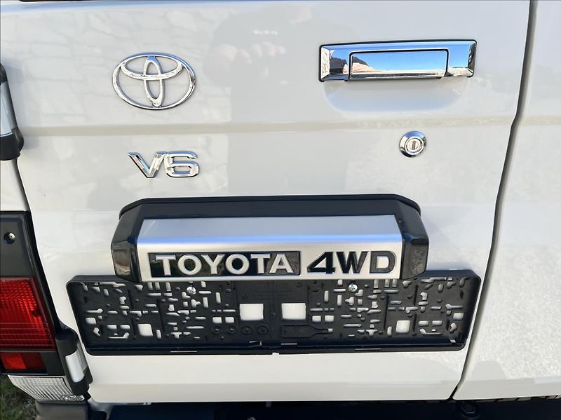 Toyota Land Cruiser MY24  GRJ78 4,0 V6 6A/T LX - fotka 23 z 23