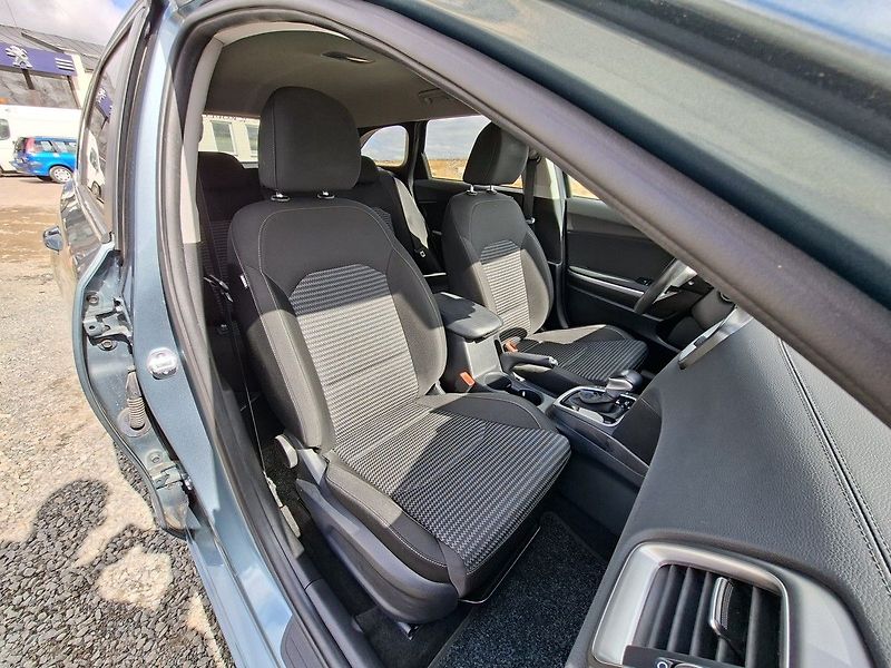 Kia Ceed SW 1.5 T-GDI 117kW 7DCT - fotka 15 z 25