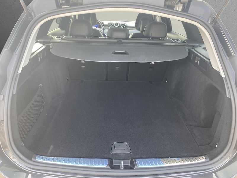 Mercedes-Benz Třídy C C 200 4MATIC kombi - fotka 16 z 26