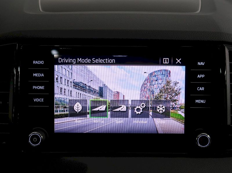Škoda Karoq (2026) SPORTLINE 2.0TDI 110KW 4x4 DSG - fotka 33 z 46