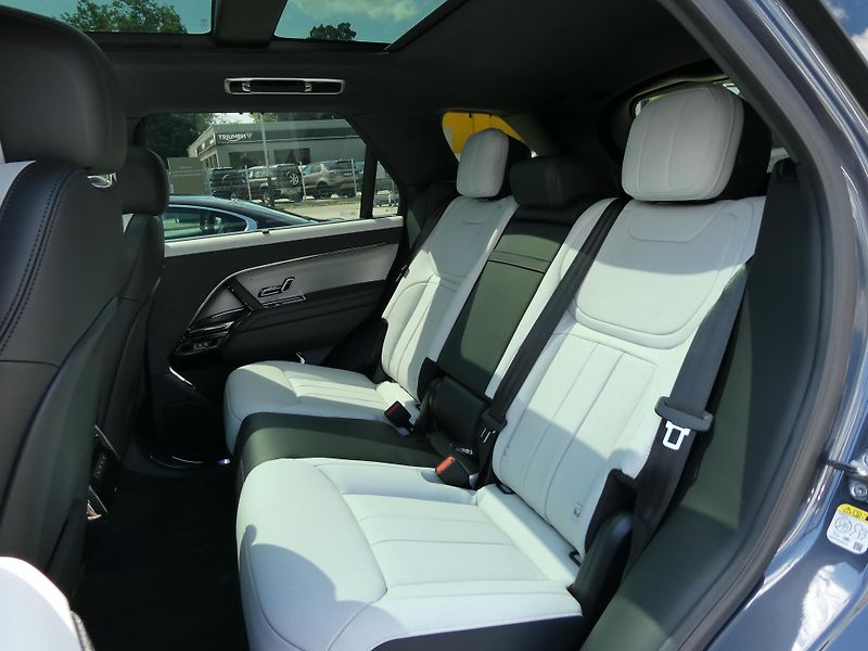 Land Rover Range Rover Sport (2026) 3,0 Dynamic SE D250 - fotka 13 z 34