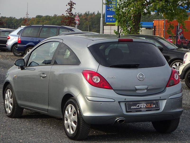 Opel Corsa 1.4i 74kW AUTOMAT SERVISKA - fotka 20 z 26