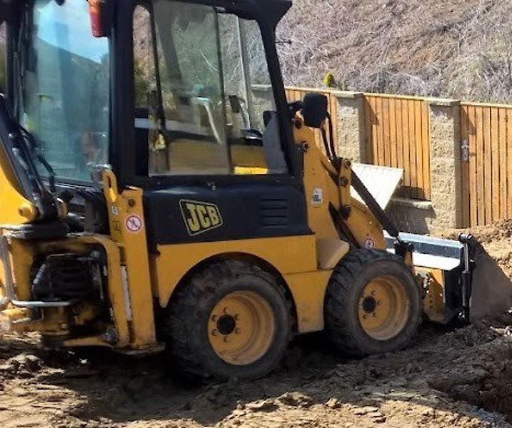 JCB (2010) 1CX SPZ 4lopaty vidle vývody - fotka 9 z 10