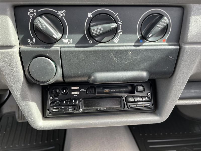 Škoda Felicia 1,3 MPi LXI ČR SERVIS 2x KOLA - fotka 17 z 31