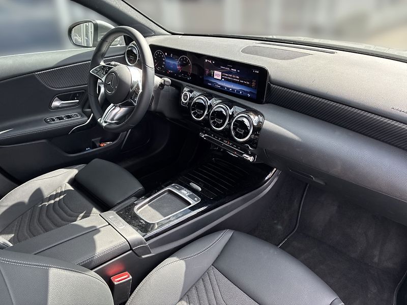Mercedes-Benz Třídy A A-Třída 180 Progressive Editio - fotka 15 z 18
