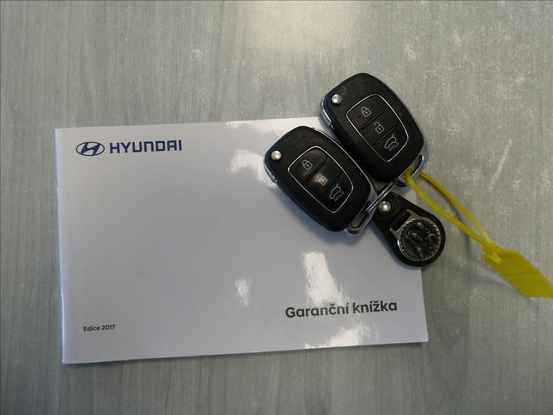 Hyundai i10 1,0 i Family, 2 x kola,klima - fotka 34 z 39