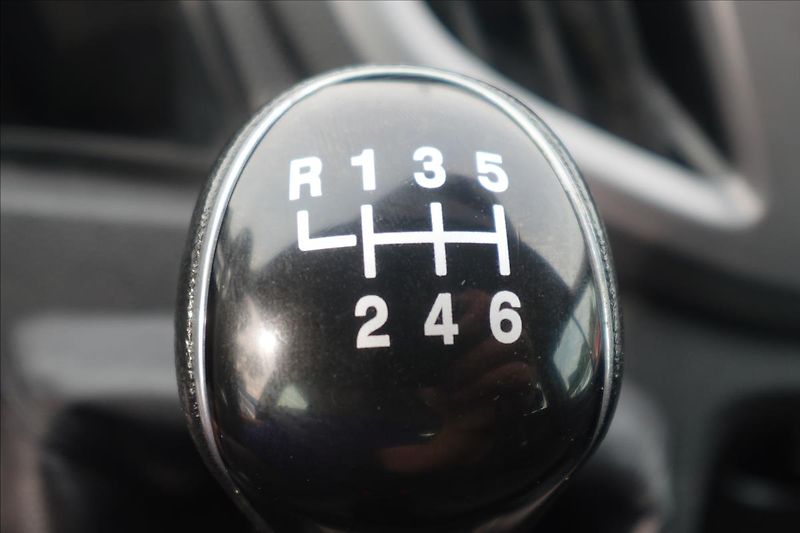 Ford Transit 2,0 TDCi  L3H2 9MÍST KLIMA - fotka 40 z 44