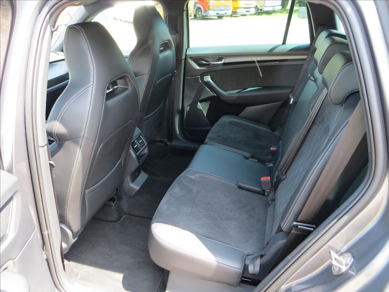 Škoda Kodiaq 2,0 TDI Sportline DSG Matrix - fotka 32 z 34