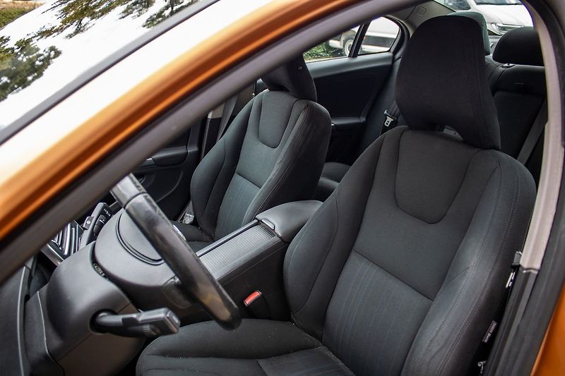 Volvo S60 (2011) 2011 149kW FWD - fotka 11 z 28