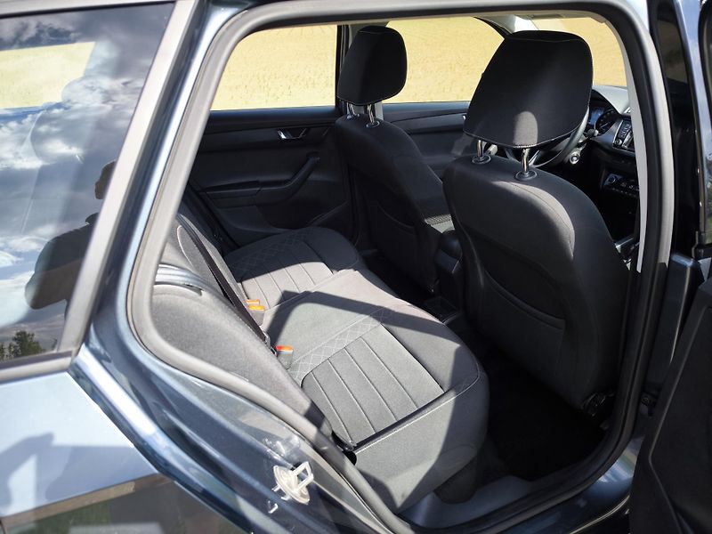 Škoda Fabia III 1,4TDI 66kW STYLE Com.1Maj - fotka 25 z 63
