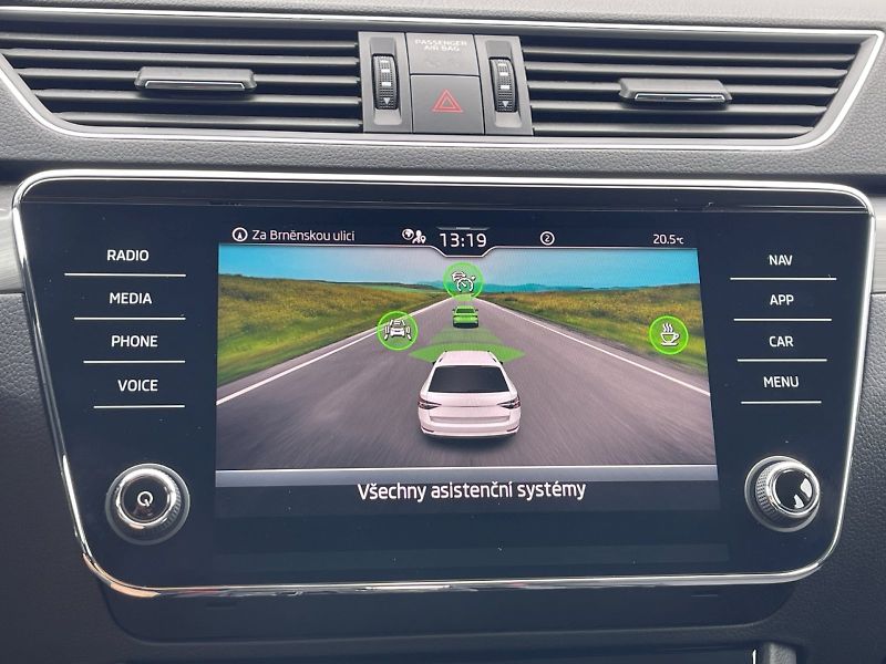 Škoda Superb (2022) 2.0 TDI 110kW DSG Style Plus c - fotka 15 z 34