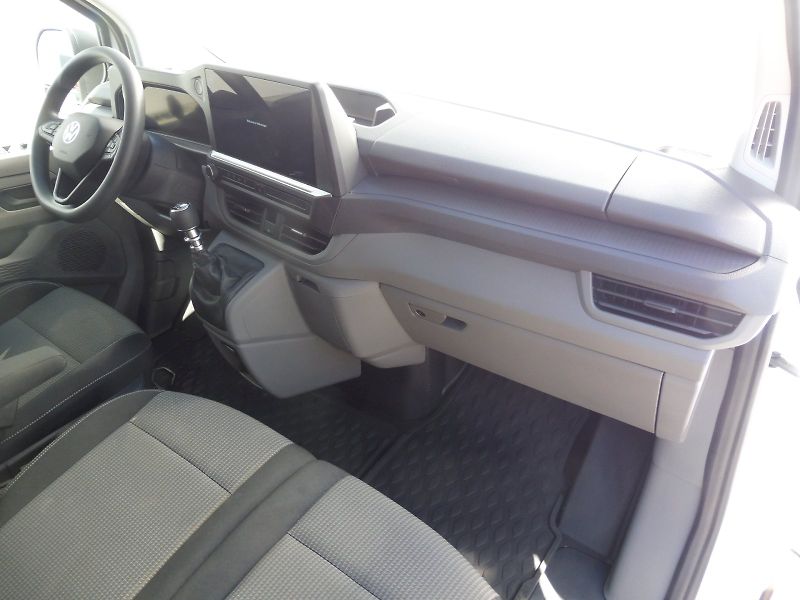 Volkswagen Caravelle (2026) DR 2,0 TDI 110kW - fotka 8 z 29