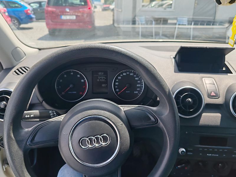 Audi A1 1.2 TFSI - fotka 11 z 18