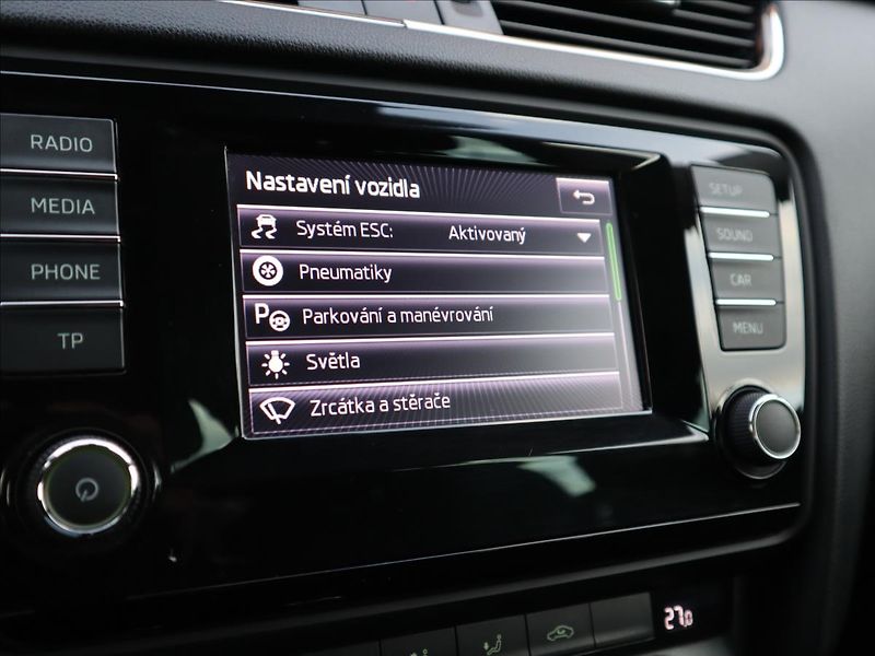 Škoda Octavia 1,4   TSi, DigiKlima, ParkPilo - fotka 18 z 31
