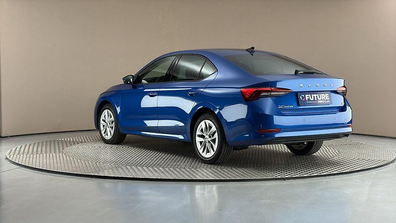 Škoda Octavia 1.4 TSI iV DSG Ambition - fotka 2 z 27