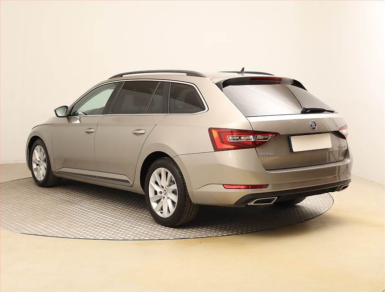 Škoda Superb (2016) Style 2.0 TDI, Automat, Navi - fotka 4 z 22