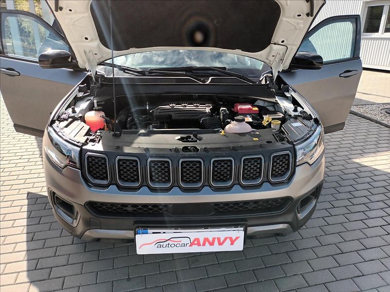 Jeep Compass 1,3 PHEV 132kW,TRAIL HAWK - fotka 27 z 50