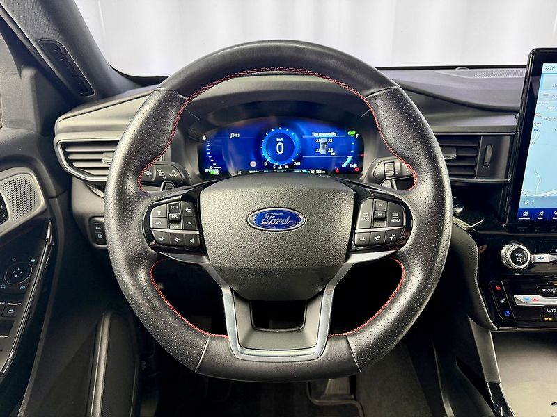 Ford Explorer 3.0L PHEV AWD ST-LINE, PANO, B - fotka 12 z 27
