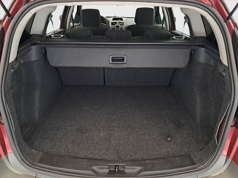 Renault Mégane (2005) 1.6 16V , po STK, Tažné, Klima - fotka 13 z 14