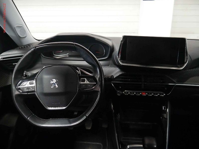 Peugeot 2008 (2020) 1.2PT, 1.maj,ČR, servis.kniha - fotka 13 z 20