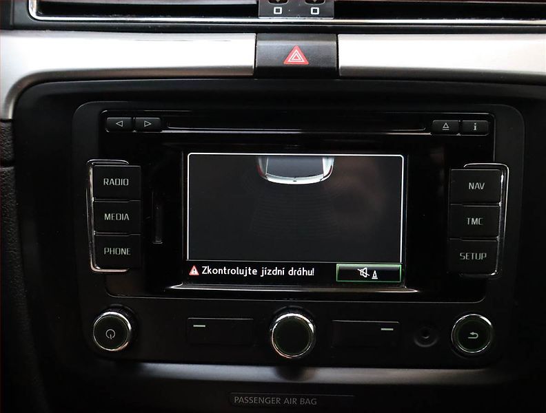 Škoda Superb (2015) Style 2.0 TDI, Navi, Xenony - fotka 16 z 22
