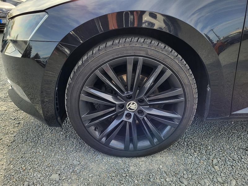 Škoda Superb 2.0 TSI 162kW DSG STYLE+ - fotka 39 z 48