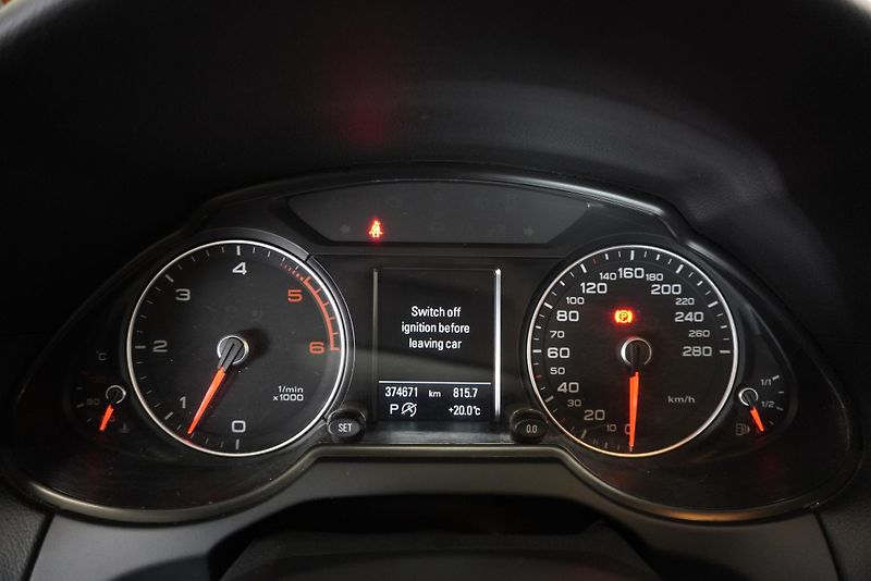 Audi Q5 VAN 3,0 TDI QUATTRO AUT. - fotka 20 z 28