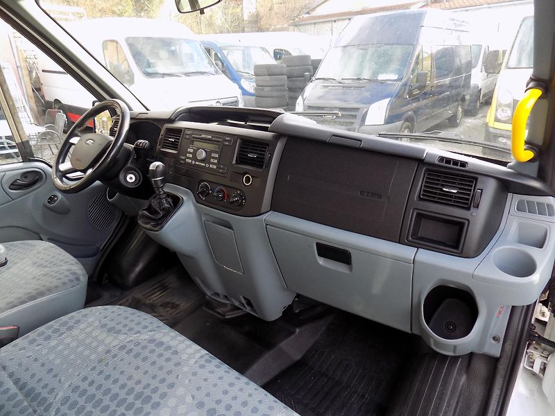 Ford Transit 2,2 TDCI SWB 300 TREND 9 MÍST - fotka 34 z 43