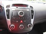 Kia Ceed (2010) 1.4CVVT, ČR, AC, park.čidla - náhled 12