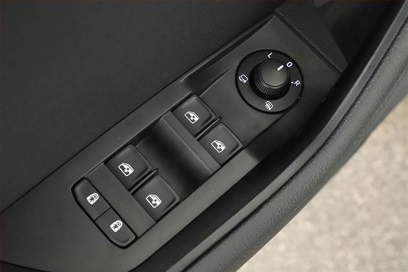 Škoda Superb (2021) Style 2.0 TDI - fotka 9 z 21