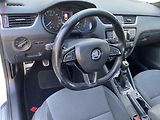 Škoda Octavia (2016) 1.6 TDi, ČR, Style, park - náhled 12