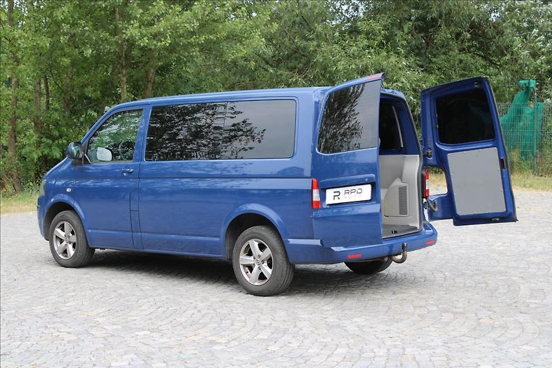 Volkswagen Transporter 2.0 TDI / 9Míst / 140PS / Tažn - fotka 10 z 34