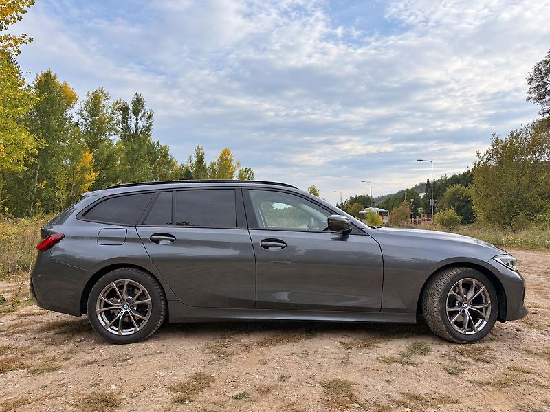 BMW Řada 3 (2021) - fotka 5 z 10
