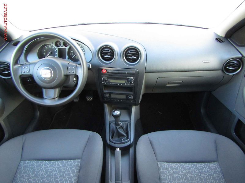 Seat Ibiza (2006) 1.4 i, AC, TZ, temp - fotka 8 z 15