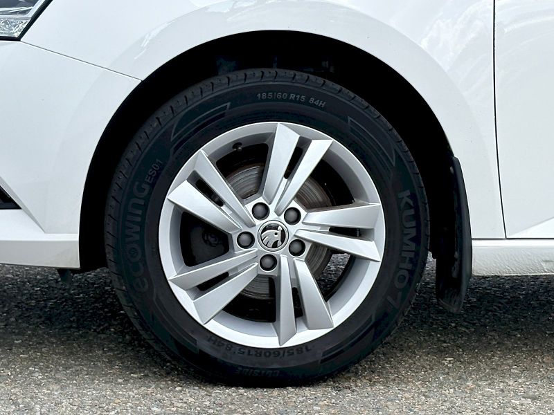 Škoda Fabia (2022) Combi 1.0 TSI / 70kW / AMBITIO - fotka 12 z 25