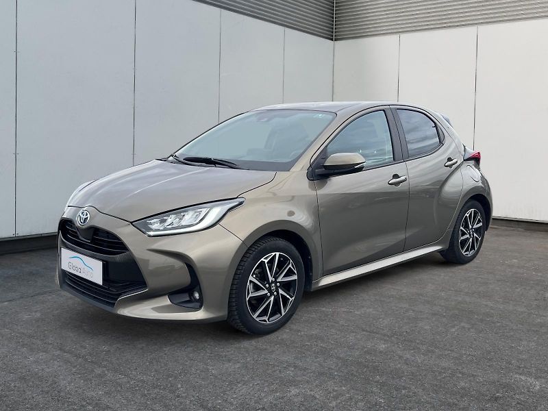 Toyota Yaris (2023) HYBRID 85kW e-CVT STYLE CZ - fotka 1 z 23
