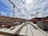 Začal výsuv mostní konstrukce dálniční estakády před silnici I/35 u Opatovce na Svitavsku
