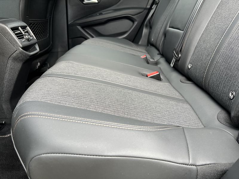 Peugeot 3008 GT Line 1.5 HDi NAVI KLIMA ALU - fotka 28 z 45
