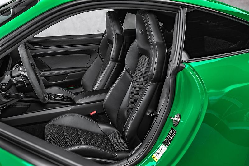 Porsche 911 T PDK Sport Chrono - fotka 14 z 23