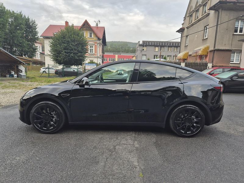 Tesla Model Y ZAMLUVENO ! 220kw TZ 92,5 % - fotka 6 z 48