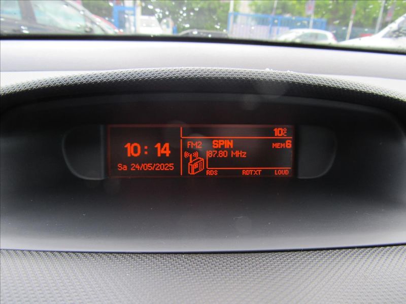 Peugeot 308 1,6 THP 110kW - fotka 16 z 28